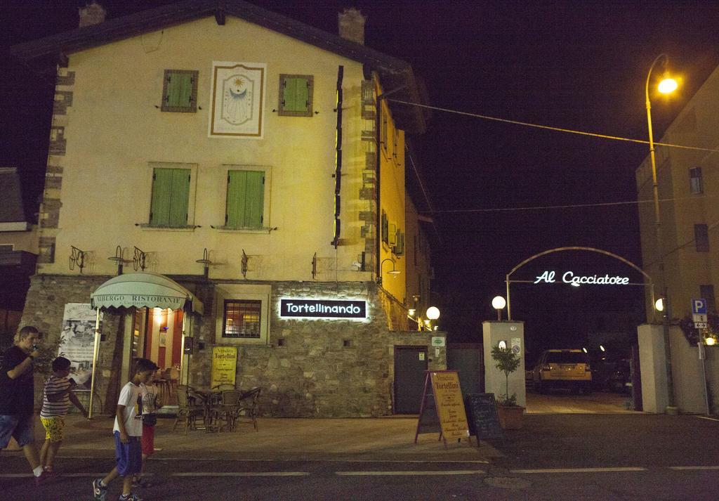 Albergo Al Cacciatore Tortellinando Valeggio sul Mincio Luaran gambar